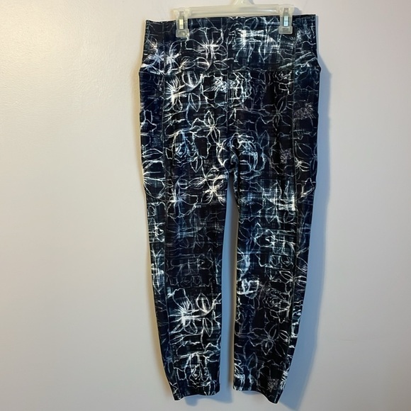 Spyder Active Floral Black Blue White Cropped Athletic Leggings size L - Picture 2 of 16